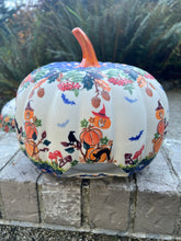 Load image into Gallery viewer, XL Jack O’Lantern